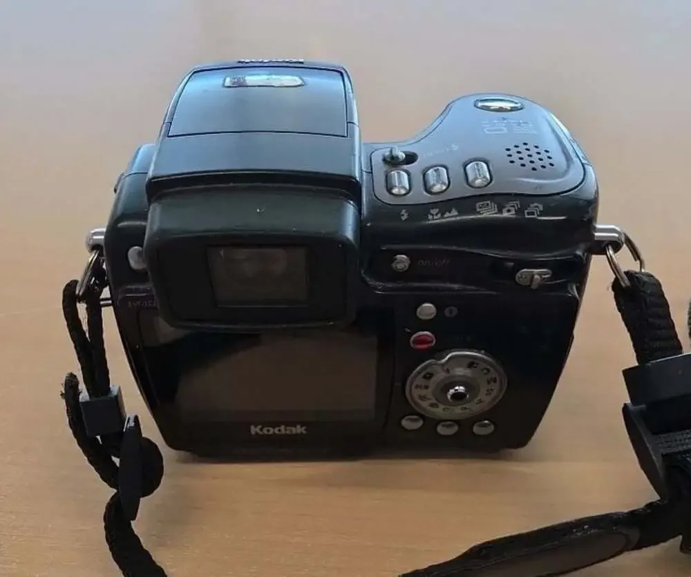 KODAK EasyShare Camera DX7590 5.0 MP With Camera Dock 6000 H24 Not Tested!